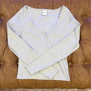 Aritzia - TNA HomeStretch Gray Long Sleeve V-Neck Top